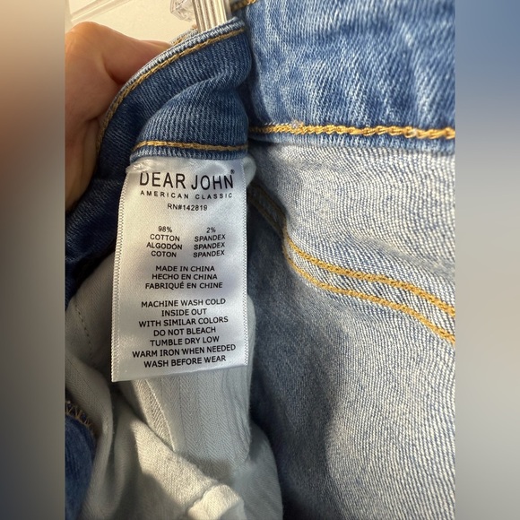 Dear John women’s Ruthie Bermuda super high rise cutoff denim shorts. Size 33 - Picture 6 of 7